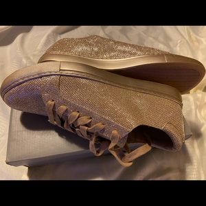 Gold Sneakers Tie-Ups